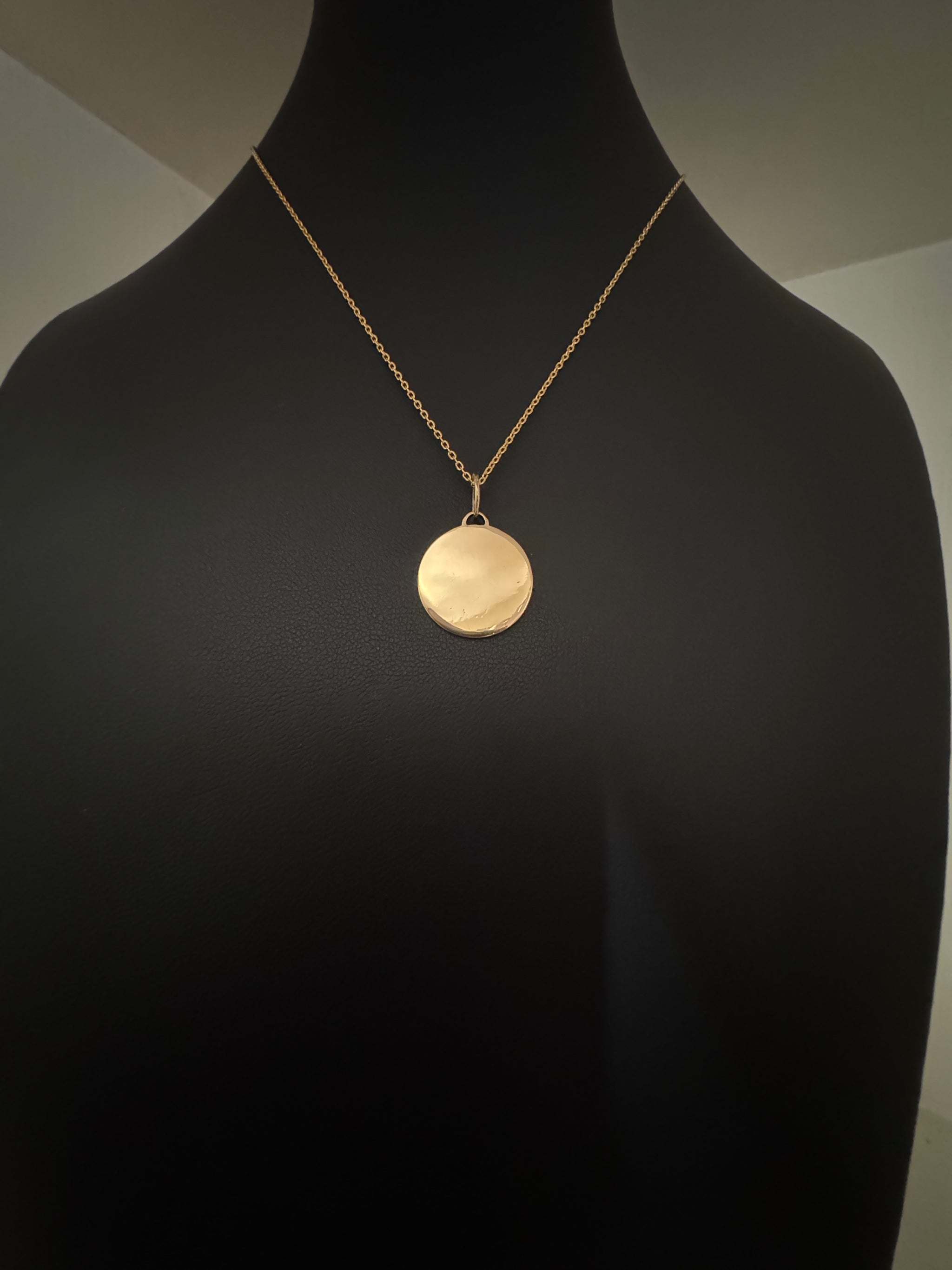 18k Circle Pendant - 4.245 Grams