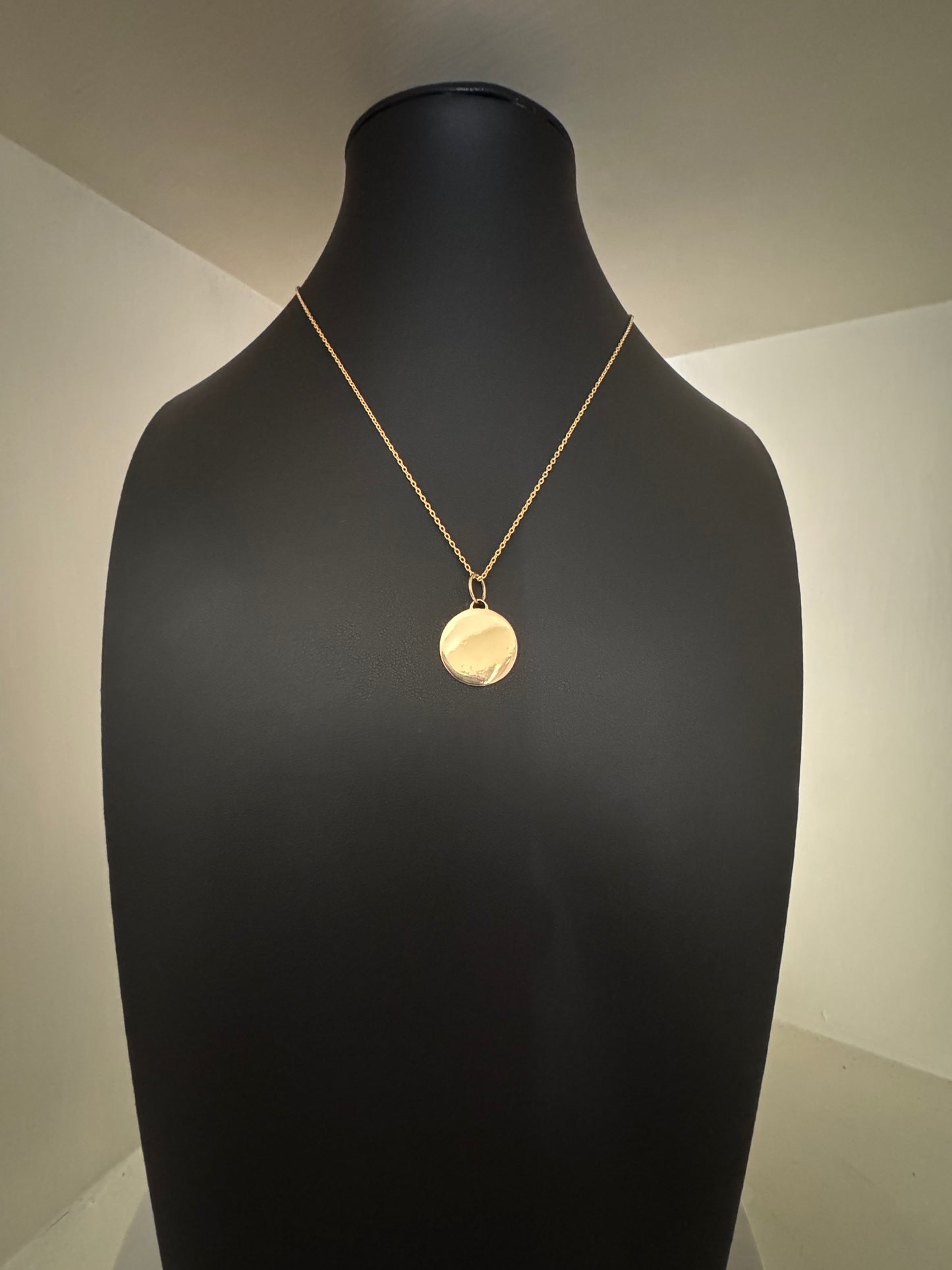 18k Circle Pendant - 4.245 Grams